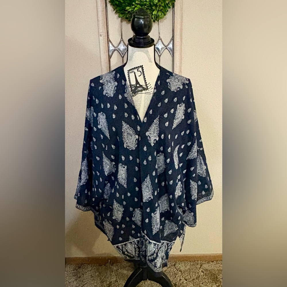 J. Jill Size XL-3X Navy and White Paisley Lightweight Jacket
